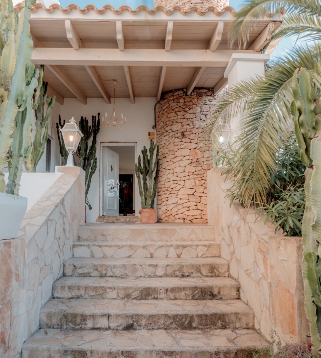 Resa Estates Ibiza sale te koop Villa hills Can Furnet entrance .jpg